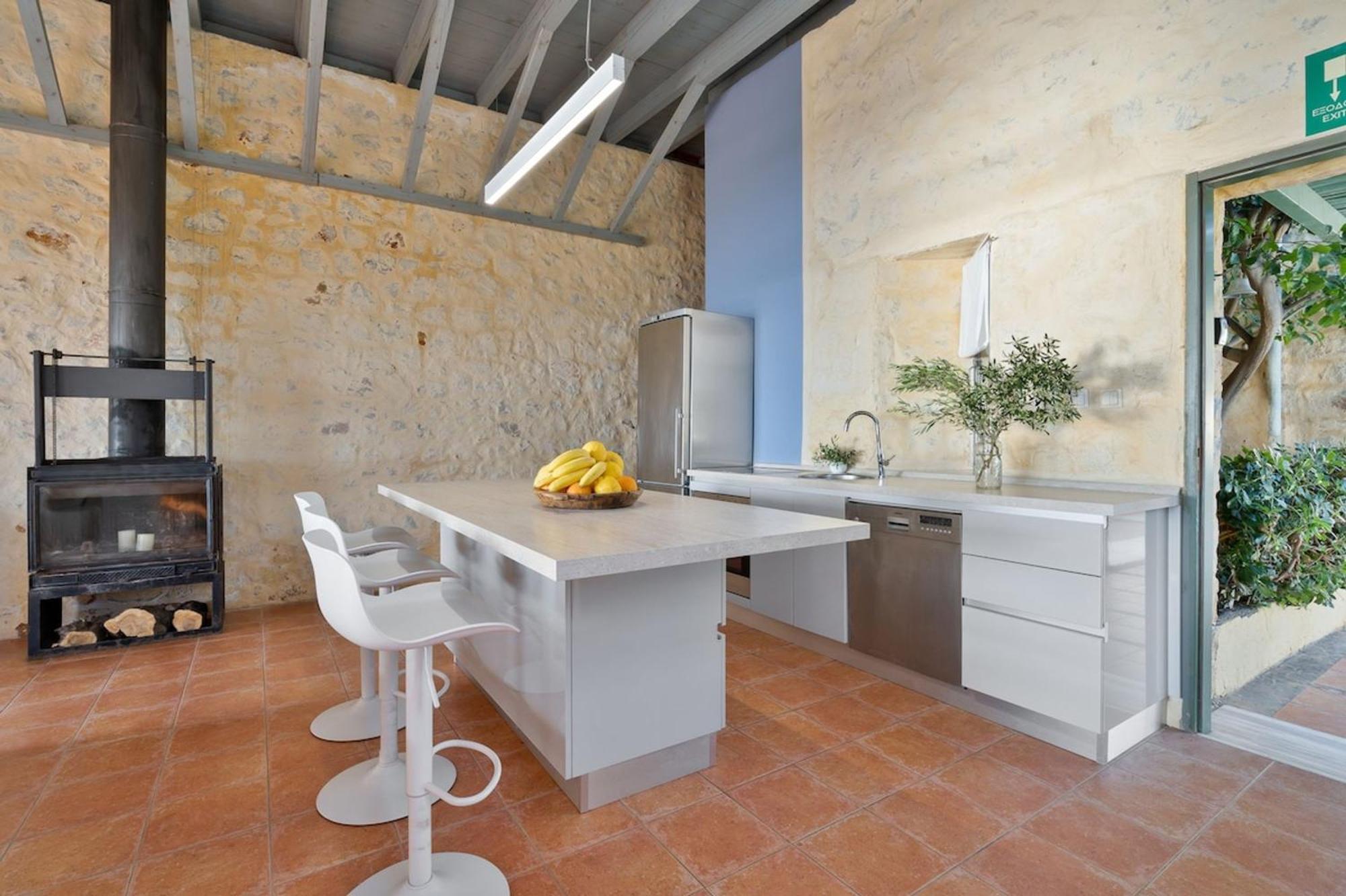 Villa Mediterranea, With Heated Pool Livadia  Екстериор снимка